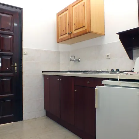 Tzilios Apartament *