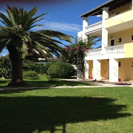 Tzilios Apartament *